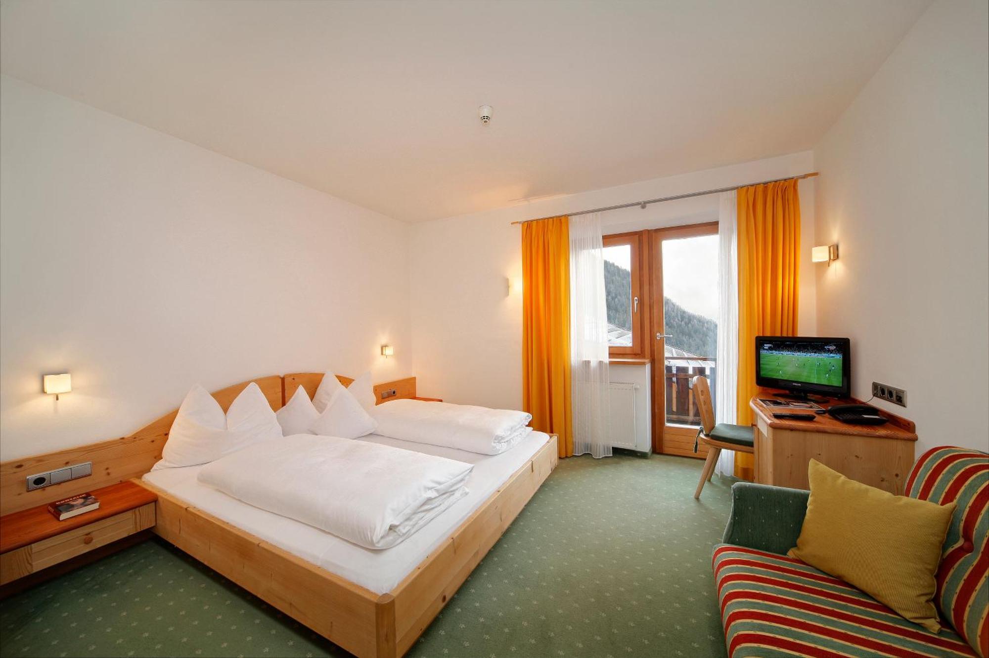 Hotel Ultnerhof Santa Gertrude Esterno foto